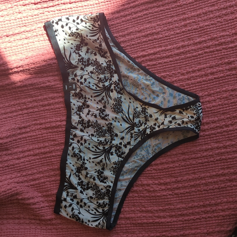 NWT Torrid size 3 Beige & Black Cheeky Flocked Floral Open Back Panties